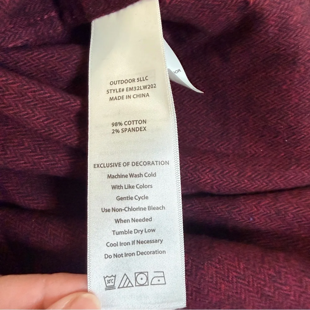 Eddie Bauer Men’s Burgundy Herringbone Long Sleeve Button Up Shirt- XXL - Picture 5 of 7